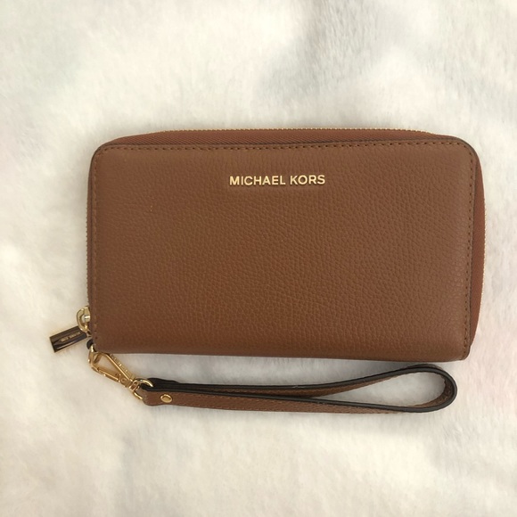 MICHAEL Michael Kors Handbags - Michael Kors Jet Set Phone Wristlet Wallet